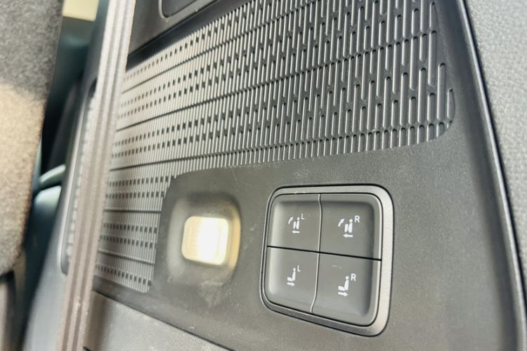 Used Hongqi HQ9 2023 2.0T Smart Connect Flagship Edition Interior 9