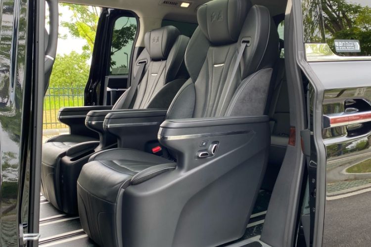 Used Hongqi HQ9 2023 2.0T Smart Connect Flagship Edition Interior 9