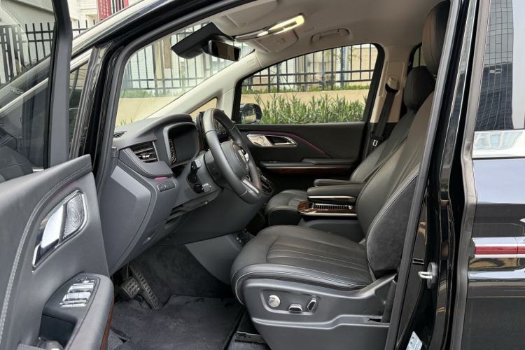 Used Hongqi HQ9 2023 2.0T Smart Connect Flagship Edition Interior 9