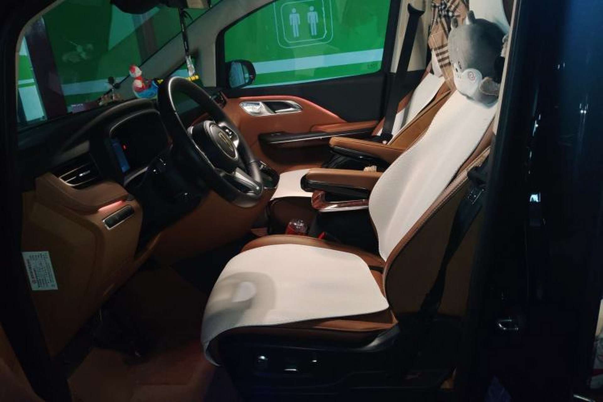 Used Hongqi HQ9 2023 2.0T Smart Connect Flagship Edition Left Front Seat