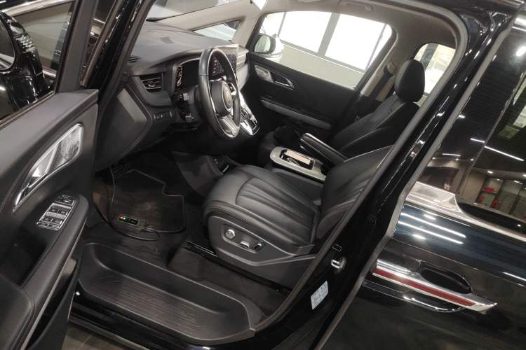 Used Hongqi HQ9 2023 2.0T Smart Connect Flagship Edition Left Front Seat