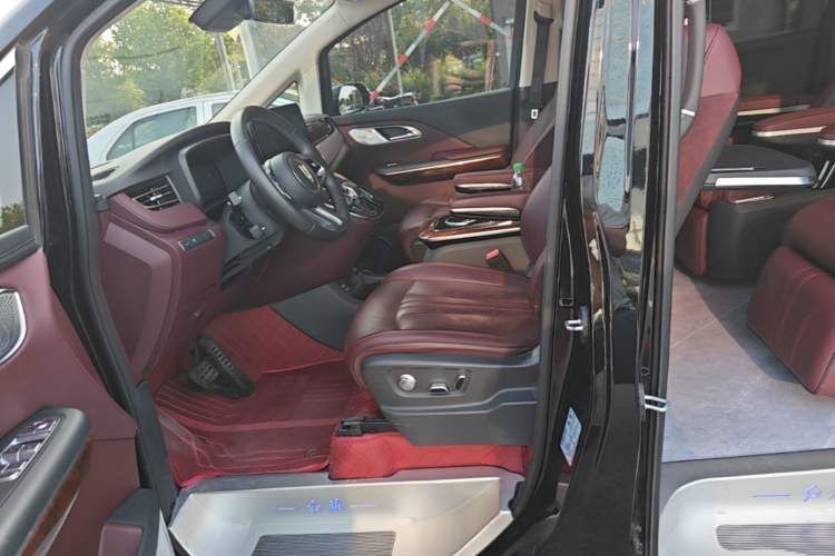 Used Hongqi HQ9 2023 2.0T Smart Connect Flagship Edition Left Front Seat