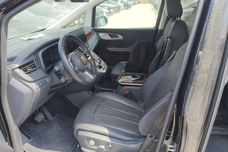 Used Hongqi HQ9 2023 2.0T Smart Connect Flagship Edition Left Front Seat