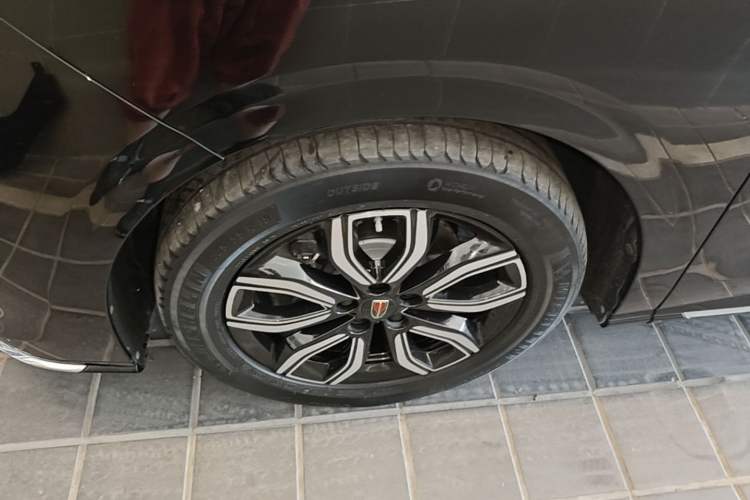Used Hongqi HQ9 2023 2.0T Smart Connect Flagship Edition Left Front Wheel Hub