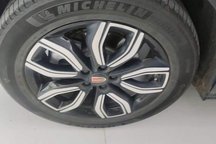 Used Hongqi HQ9 2023 2.0T Smart Connect Flagship Edition Left Front Wheel Hub