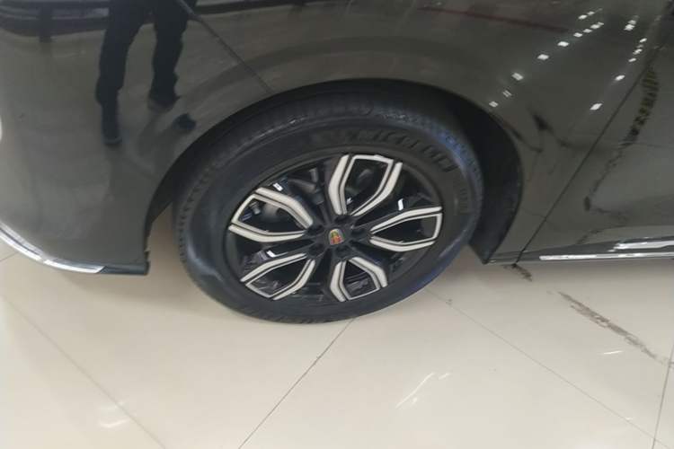 Used Hongqi HQ9 2023 2.0T Smart Connect Flagship Edition Left Front Wheel Hub