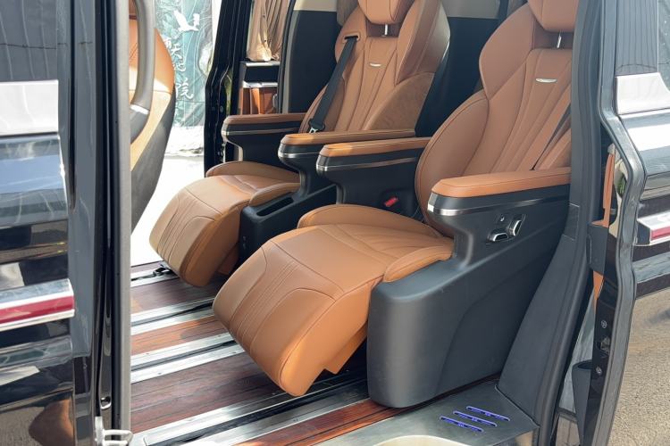 Used Hongqi HQ9 2023 2.0T Smart Connect Flagship Edition Left Rear Seat