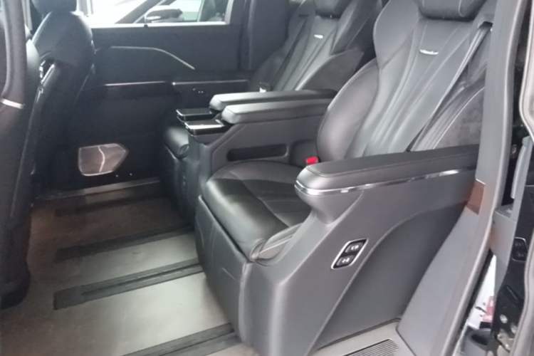 Used Hongqi HQ9 2023 2.0T Smart Connect Flagship Edition Left Rear Seat