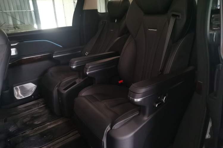Used Hongqi HQ9 2023 2.0T Smart Connect Flagship Edition Left Rear Seat