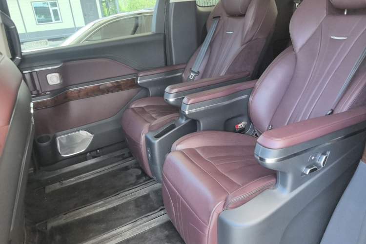 Used Hongqi HQ9 2023 2.0T Smart Connect Flagship Edition Left Rear Seat