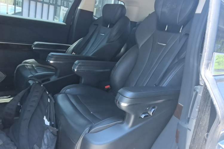 Used Hongqi HQ9 2023 2.0T Smart Connect Flagship Edition Left Rear Seat