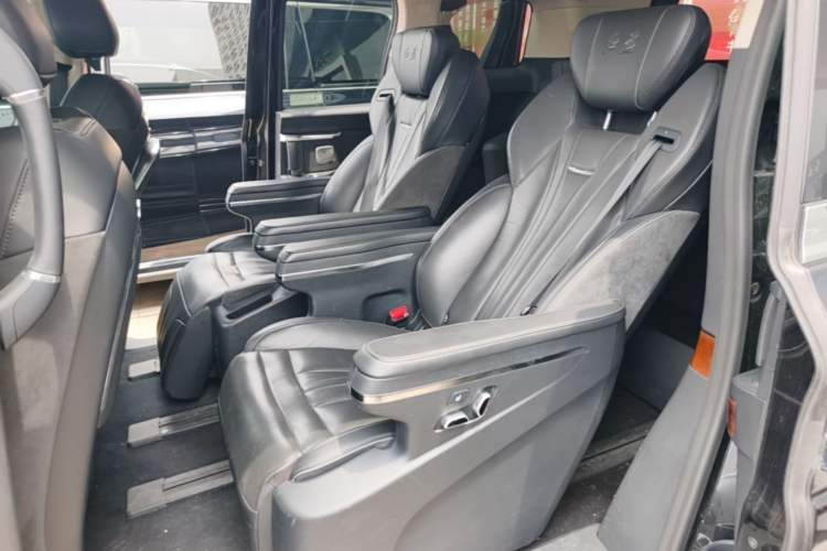 Used Hongqi HQ9 2023 2.0T Smart Connect Flagship Edition Left Rear Seat