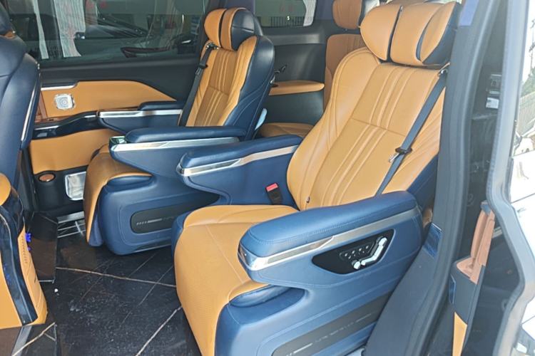 Used Hongqi HQ9 2023 2.0T Smart Connect Flagship Edition Left Rear Seat