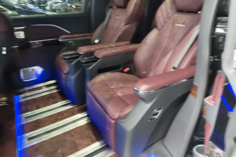 Used Hongqi HQ9 2023 2.0T Smart Connect Flagship Edition Left Rear Seat