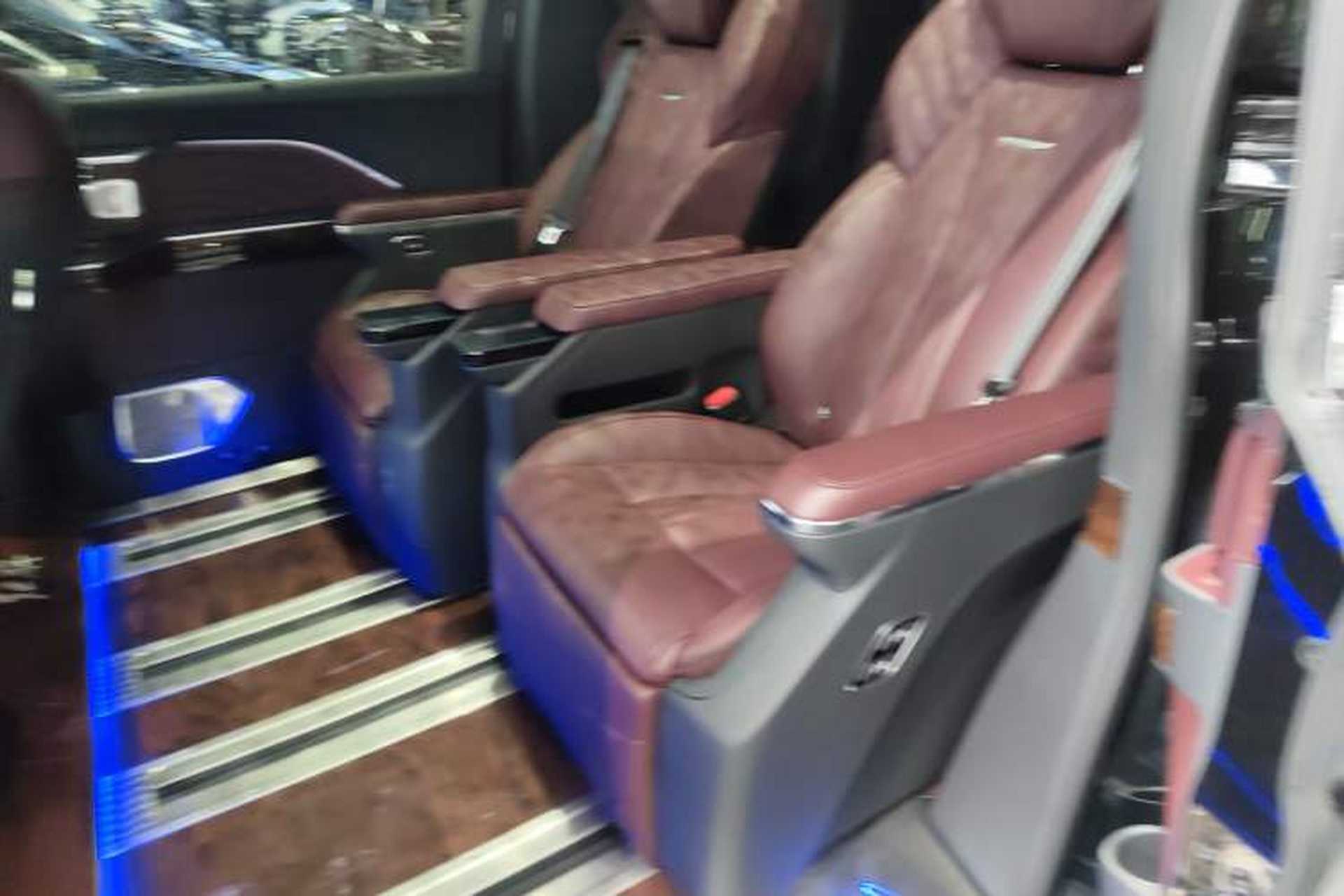 Used Hongqi HQ9 2023 2.0T Smart Connect Flagship Edition Left Rear Seat