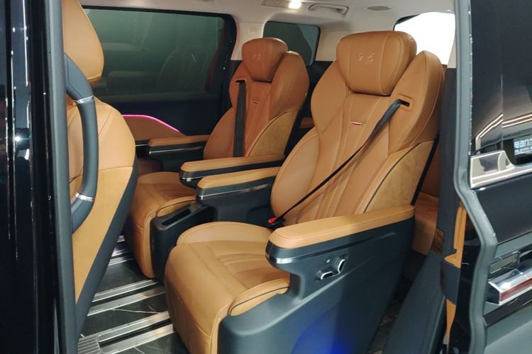 Used Hongqi HQ9 2023 2.0T Smart Connect Flagship Edition Left Rear Seat