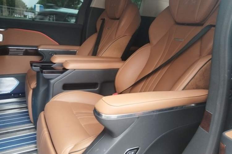 Used Hongqi HQ9 2023 2.0T Smart Connect Flagship Edition Left Rear Seat