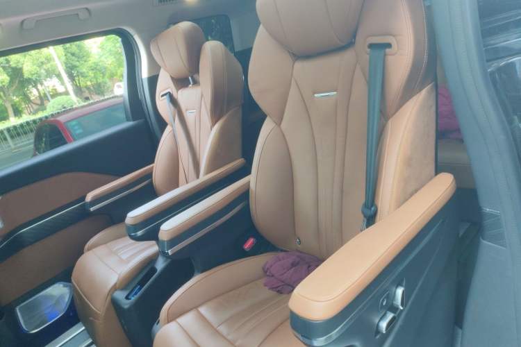 Used Hongqi HQ9 2023 2.0T Smart Connect Flagship Edition Left Rear Seat