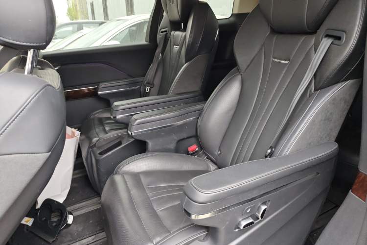 Used Hongqi HQ9 2023 2.0T Smart Connect Flagship Edition Left Rear Seat