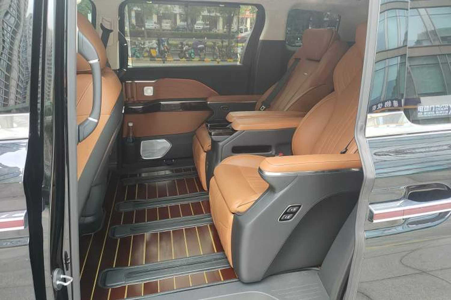 Used Hongqi HQ9 2023 2.0T Smart Connect Flagship Edition Left Rear Seat