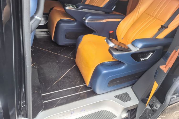 Used Hongqi HQ9 2023 2.0T Smart Connect Flagship Edition Left Rear Seat