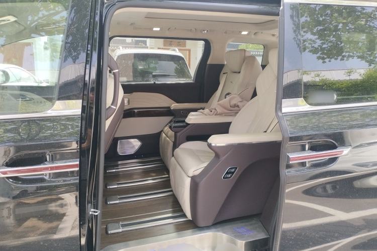 Used Hongqi HQ9 2023 2.0T Smart Connect Flagship Edition Left Rear Seat