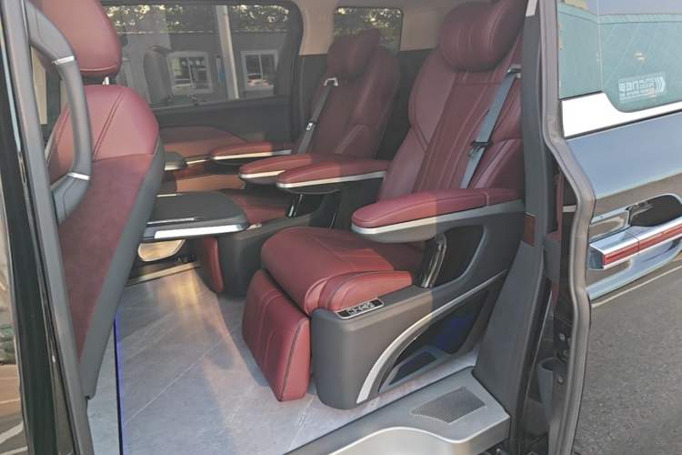 Used Hongqi HQ9 2023 2.0T Smart Connect Flagship Edition Left Rear Seat