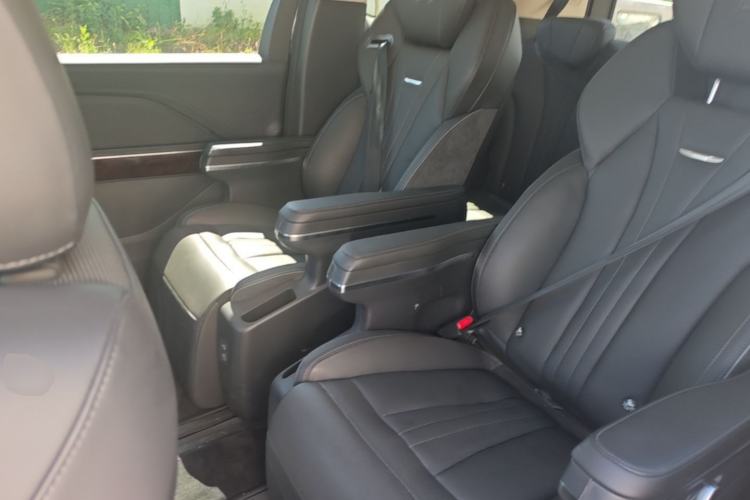 Used Hongqi HQ9 2023 2.0T Smart Connect Flagship Edition Left Rear Seat
