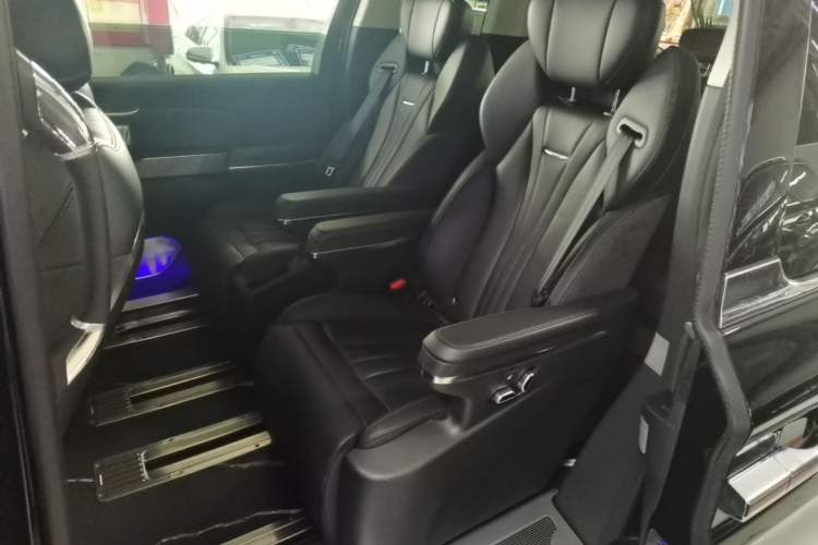 Used Hongqi HQ9 2023 2.0T Smart Connect Flagship Edition Left Rear Seat