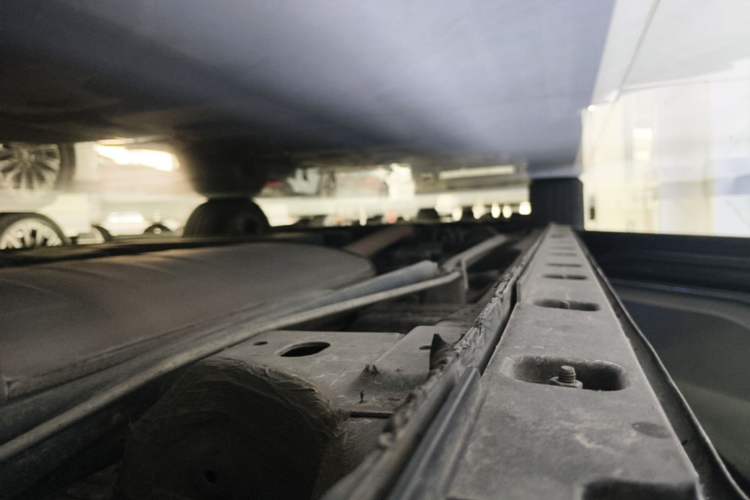 Used Hongqi HQ9 2023 2.0T Smart Connect Flagship Edition Left Side Sill