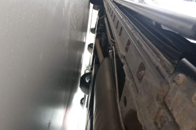 Used Hongqi HQ9 2023 2.0T Smart Connect Flagship Edition Left Side Sill
