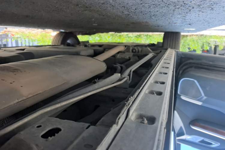 Used Hongqi HQ9 2023 2.0T Smart Connect Flagship Edition Left Side Sill