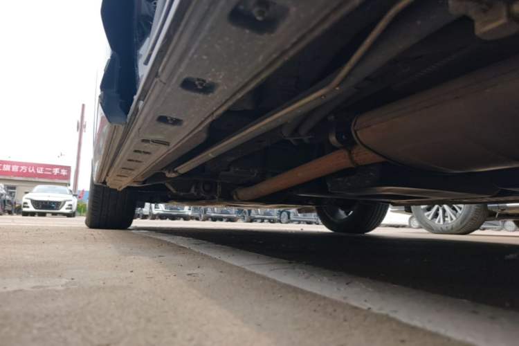 Used Hongqi HQ9 2023 2.0T Smart Connect Flagship Edition Left Side Sill