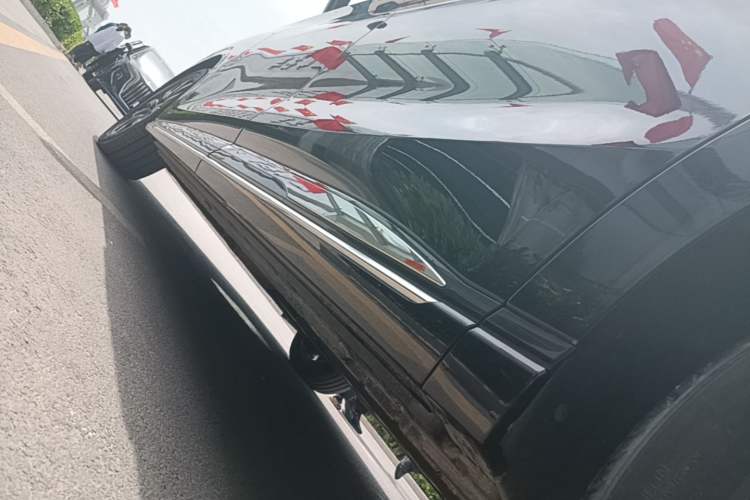 Used Hongqi HQ9 2023 2.0T Smart Connect Flagship Edition Left Side Sill