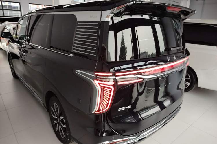 Used Hongqi HQ9 2023 2.0T Smart Connect Flagship Edition Rear Left 45 Deg