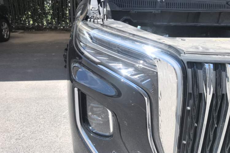 Used Hongqi HQ9 2023 2.0T Smart Connect Flagship Edition Right Front Headlight