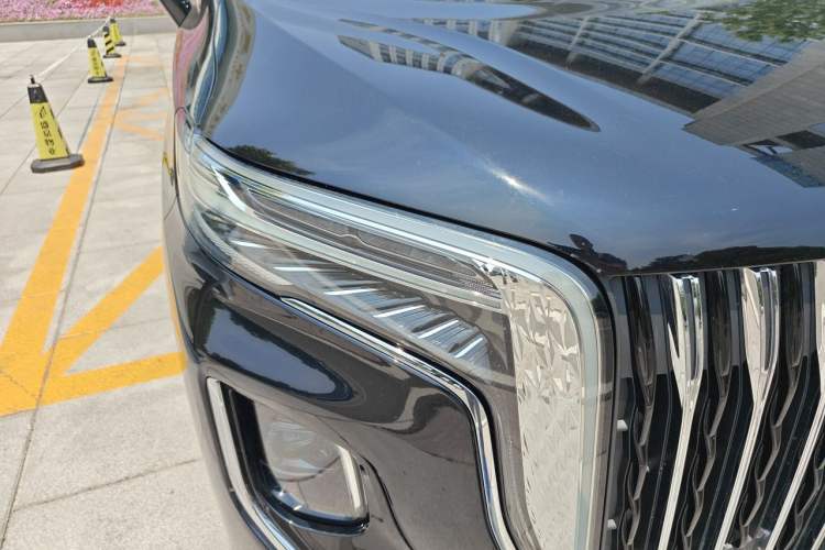 Used Hongqi HQ9 2023 2.0T Smart Connect Flagship Edition Right Front Headlight