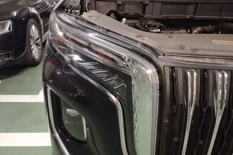 Used Hongqi HQ9 2023 2.0T Smart Connect Flagship Edition Right Front Headlight