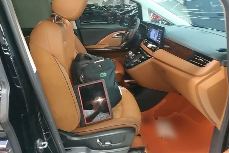 Used Hongqi HQ9 2023 2.0T Smart Connect Flagship Edition Right Front Seat