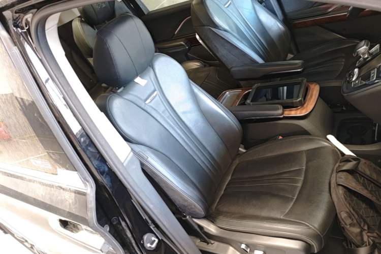 Used Hongqi HQ9 2023 2.0T Smart Connect Flagship Edition Right Front Seat
