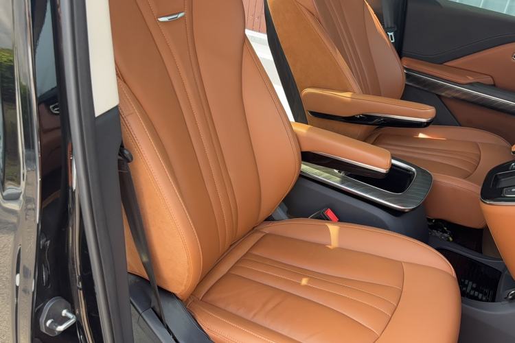 Used Hongqi HQ9 2023 2.0T Smart Connect Flagship Edition Right Front Seat