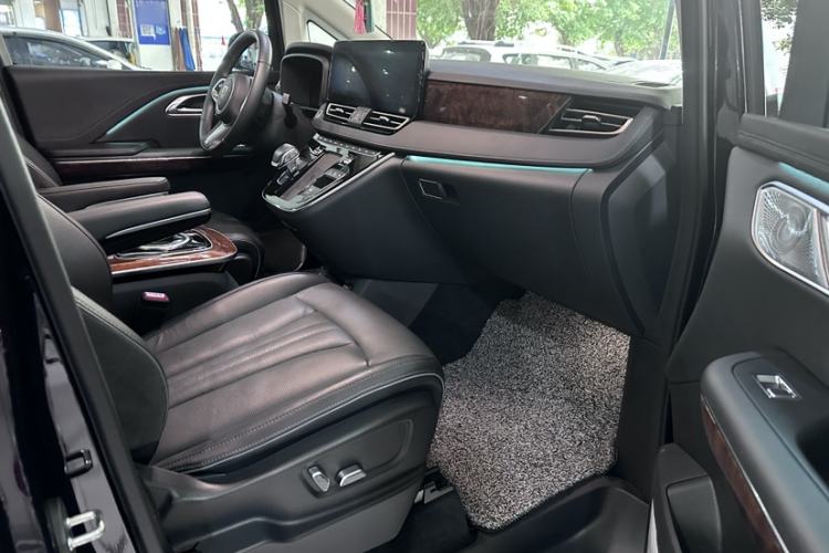 Used Hongqi HQ9 2023 2.0T Smart Connect Flagship Edition Right Front Seat