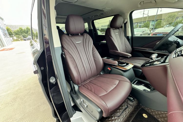 Used Hongqi HQ9 2023 2.0T Smart Connect Flagship Edition Right Front Seat
