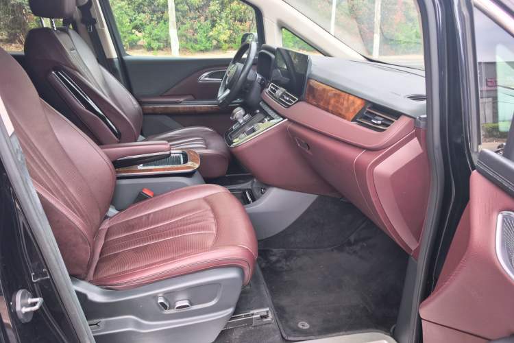 Used Hongqi HQ9 2023 2.0T Smart Connect Flagship Edition Right Front Seat