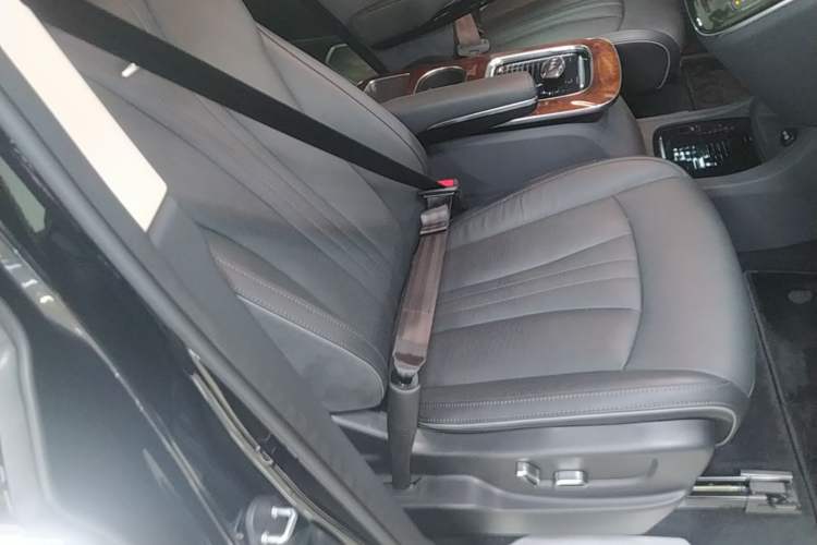 Used Hongqi HQ9 2023 2.0T Smart Connect Flagship Edition Right Front Seat