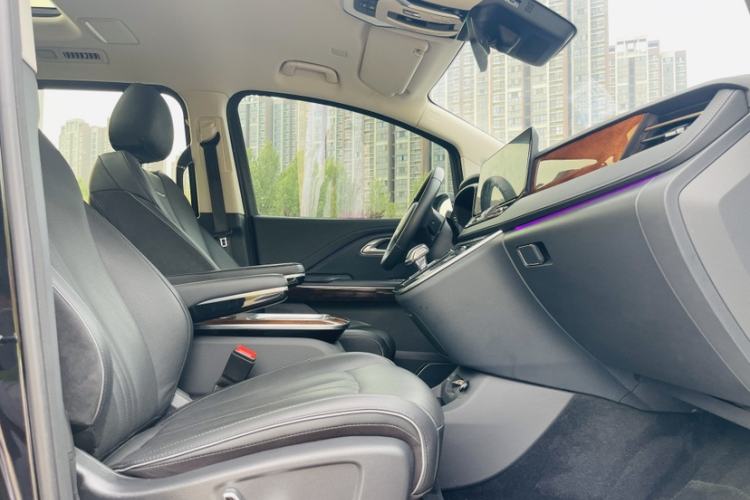 Used Hongqi HQ9 2023 2.0T Smart Connect Flagship Edition Right Front Seat