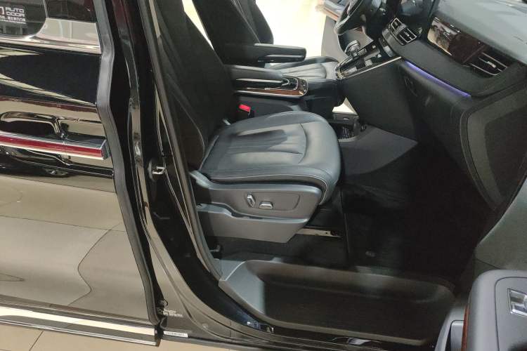 Used Hongqi HQ9 2023 2.0T Smart Connect Flagship Edition Right Front Seat