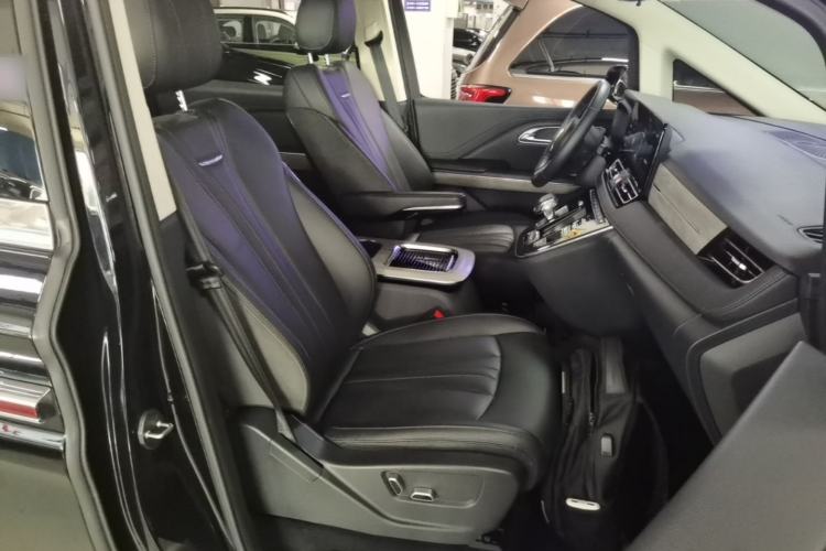 Used Hongqi HQ9 2023 2.0T Smart Connect Flagship Edition Right Front Seat