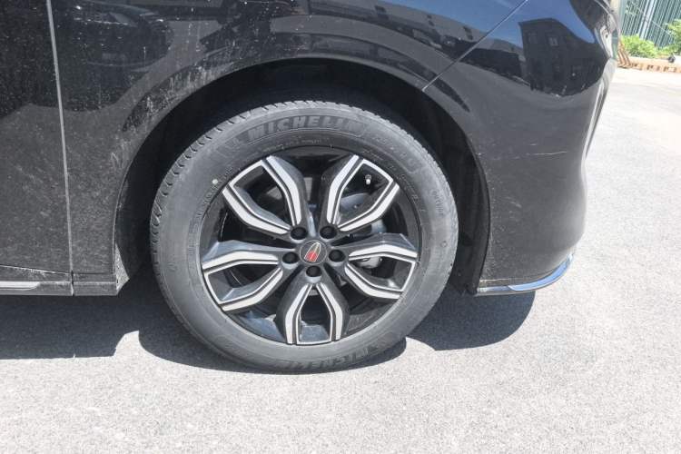 Used Hongqi HQ9 2023 2.0T Smart Connect Flagship Edition Right Front Wheel Hub