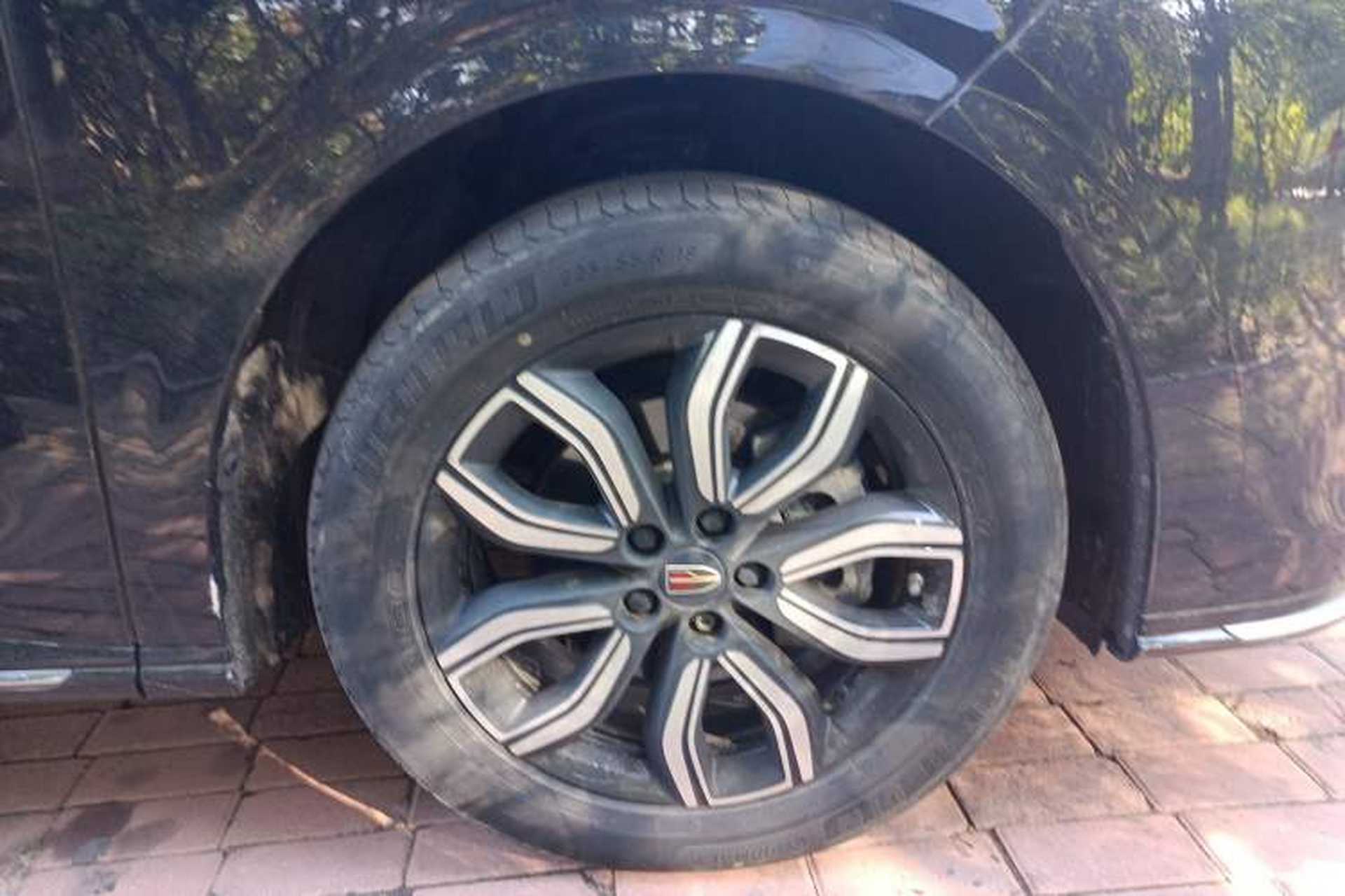 Used Hongqi HQ9 2023 2.0T Smart Connect Flagship Edition Right Front Wheel Hub